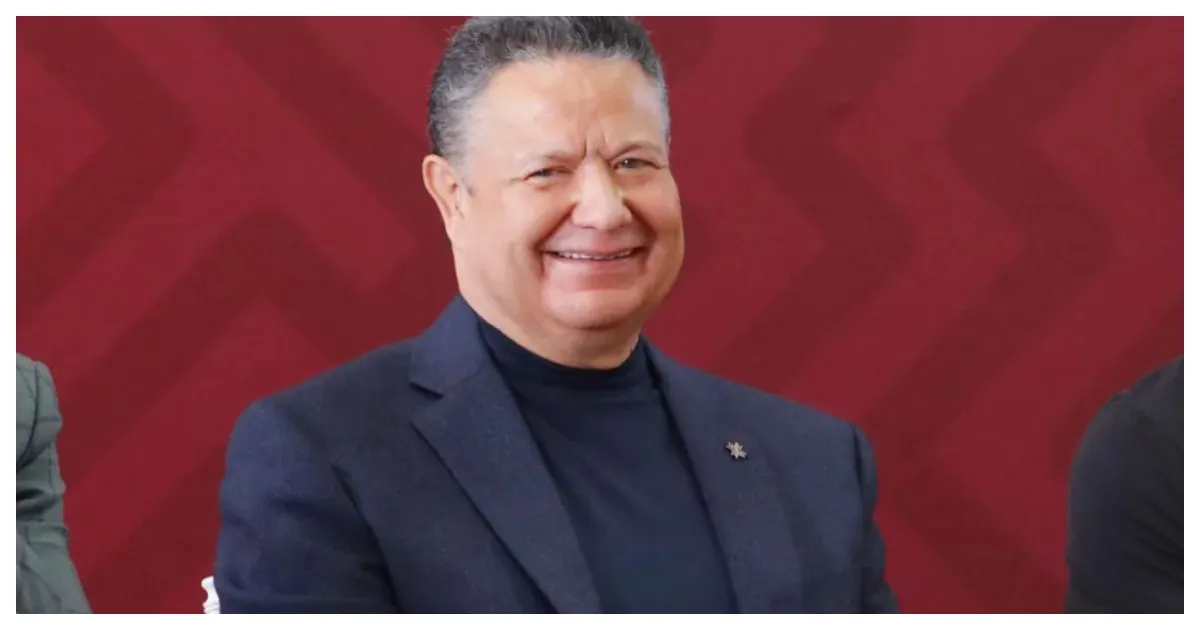 El gobernador de Hidalgo, Julio Menchaca.
