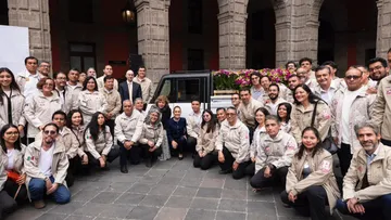 Sheinbaum durante la presentación del Olinia de carga, nuevo vehículo eléctrico mexicano para transporte de mercancías.