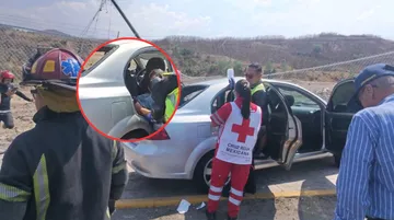 Volcadura en la carretera Atizapán–Nicolás Romero deja un lesionado