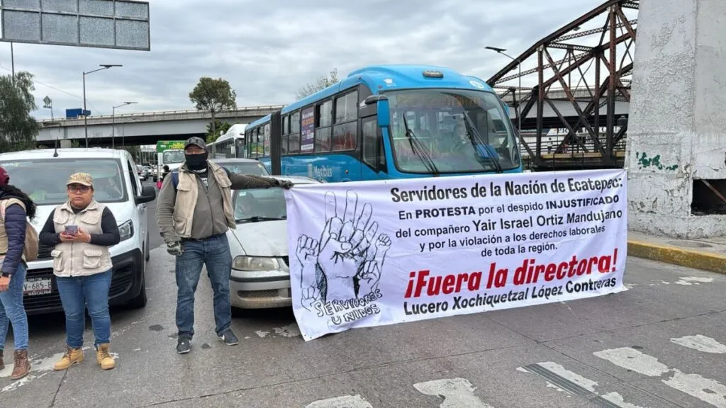 Servidores de la Nación protestaron por despidos injustificados en Ecatepec
