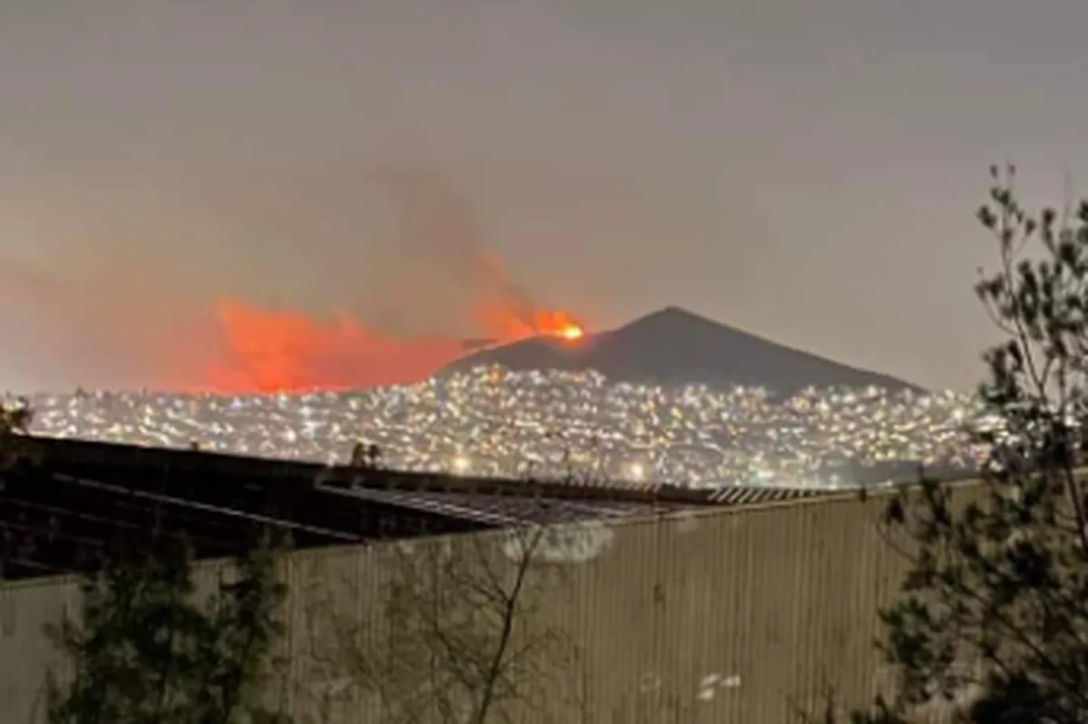 Tultitlán: Se registra fuerte incendio en la Sierra de Guadalupe
