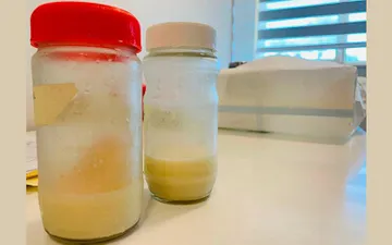 Recaudan frascos para promover la donación de leche materna 