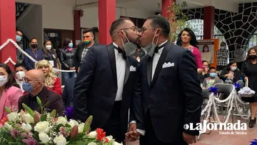 Romeo y Christopher, primer matrimonio igualitario público de Edoméx