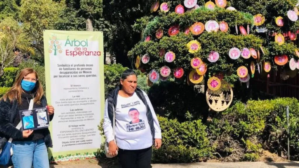 Ecatepec: Instalan “Árbol de la Esperanza” por los desaparecidos