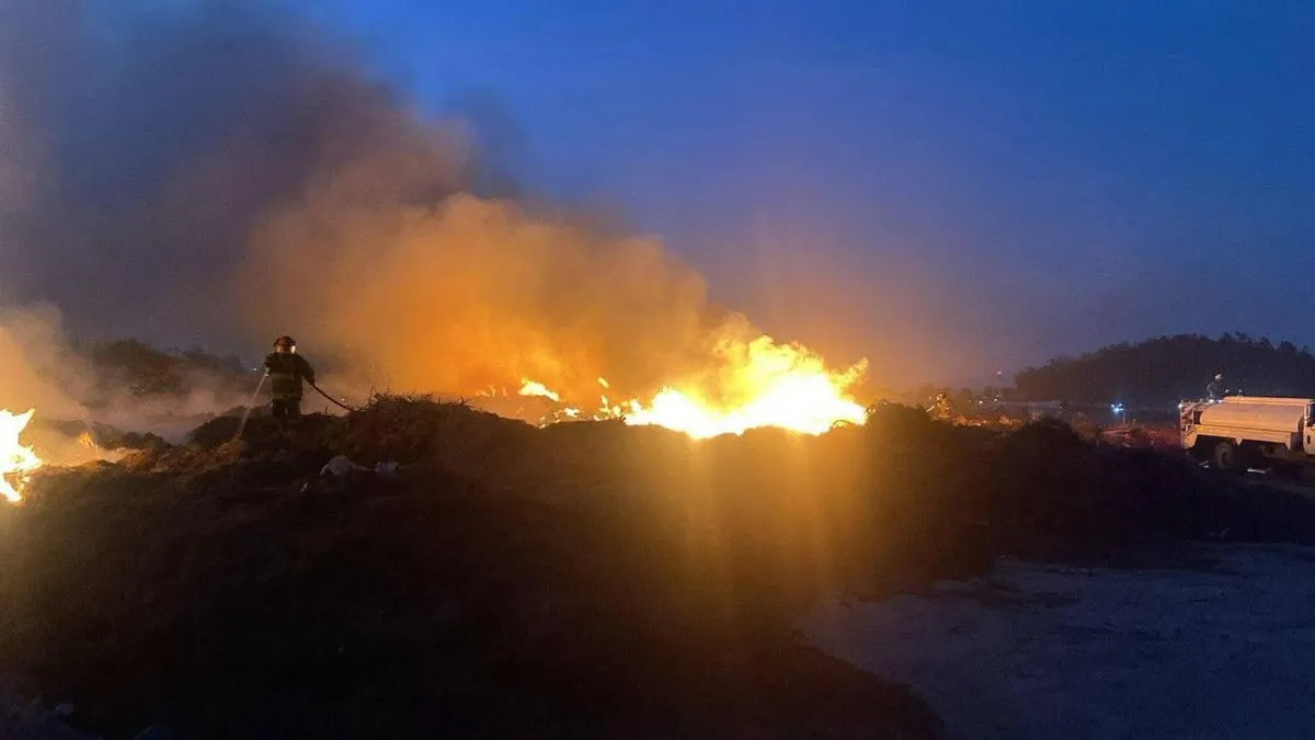 Bomberos lograron controlar el incendio registrado en Metepec.