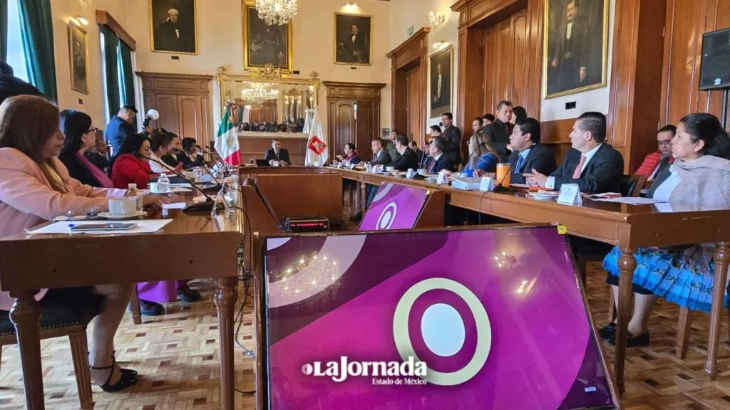 Toma protesta el nuevo gabinete municipal de Toluca