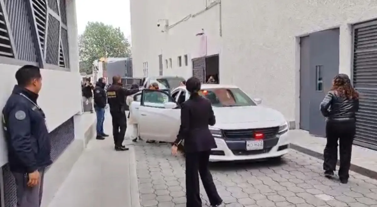Alcaldesa de Capulhuac es trasladada a la FGJEM tras ser detenida en Lerma [VIDEO]