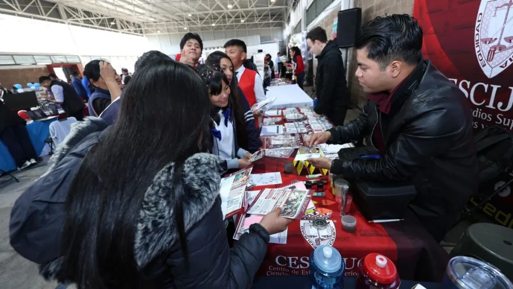 En Chimlahuacán acercan oferta educativa a miles de estudiantes