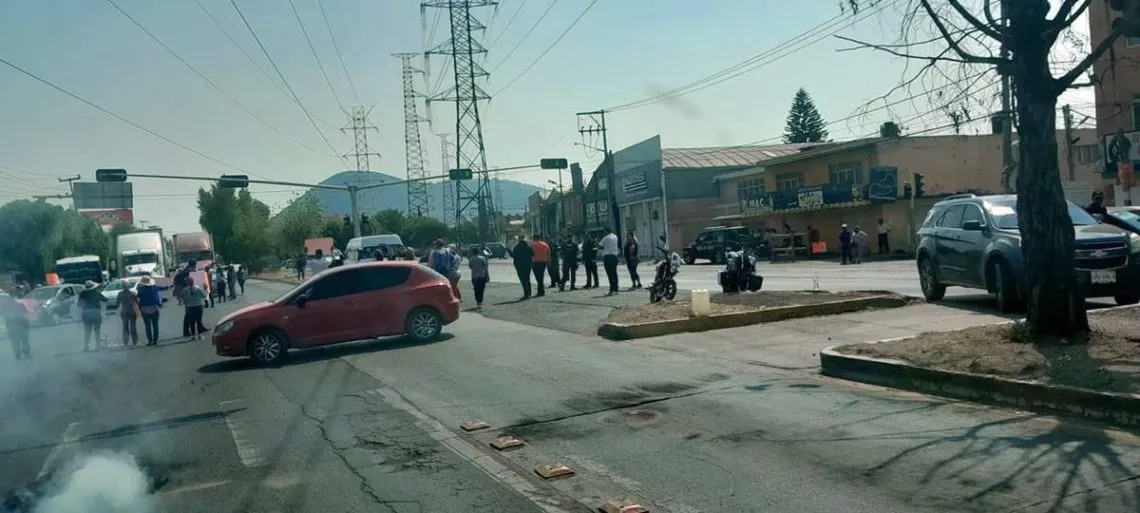 Ecatepec: Bloquean la Vía Morelos por menor desaparecida