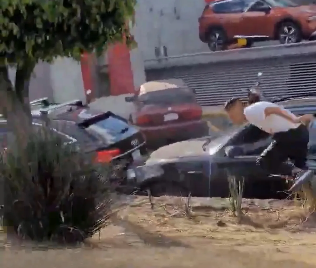 México-Toluca: Persecución policíaca tras presunto robo en Cuajimalpa deja 6 detenidos