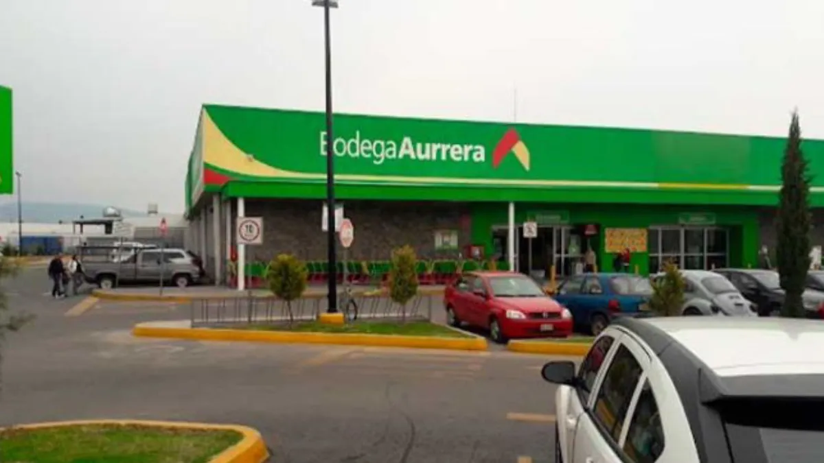 Pandilla entró a golpear personas en Bodega Aurrerá de Toluca
