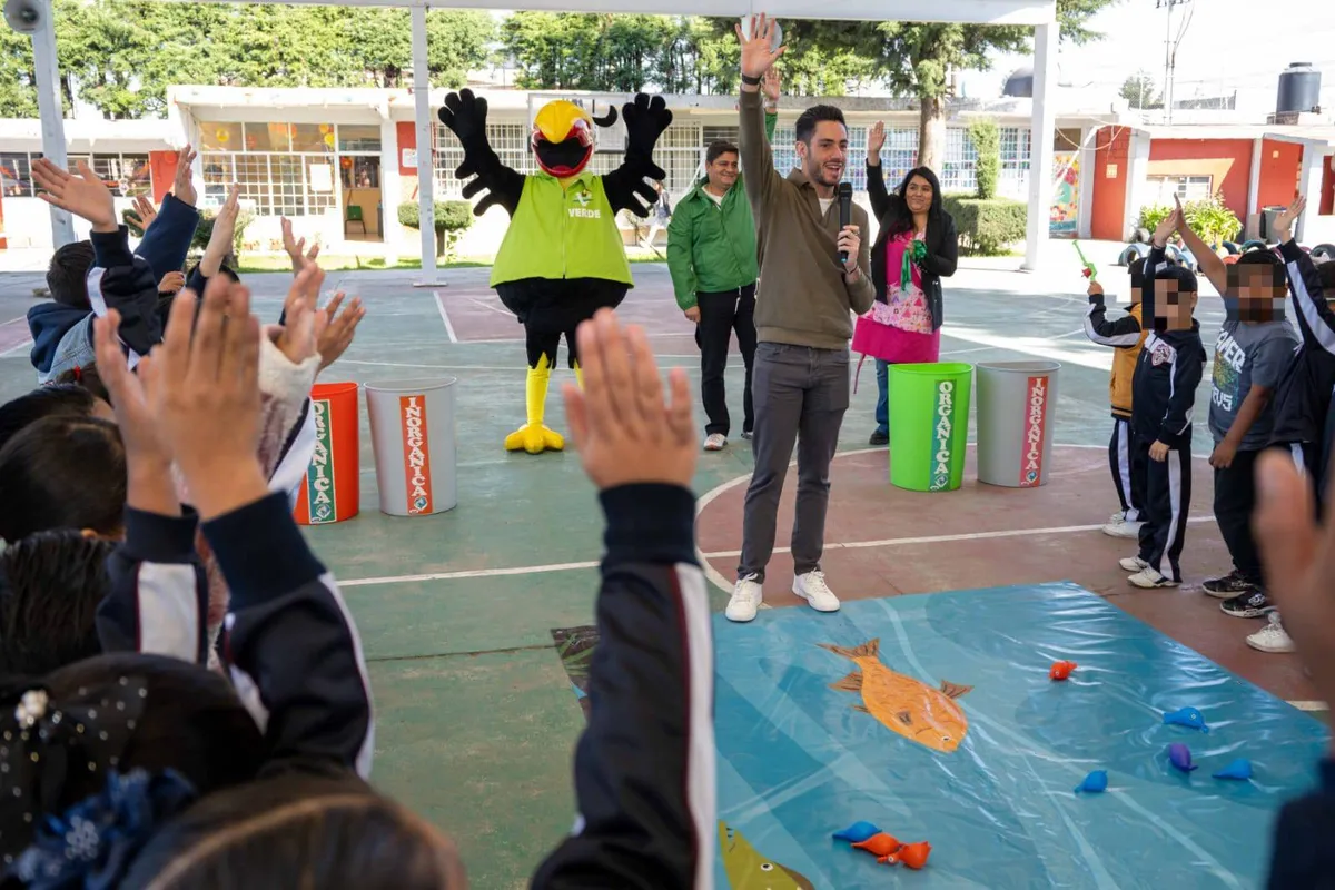 Fomenta “Pepe” Couttolenc educación ambiental con programa “Héroes del reciclaje”