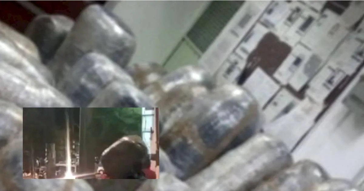 Sorprende volcadura de camioneta, transportaba 500 kilos de marihuana en la México-Toluca