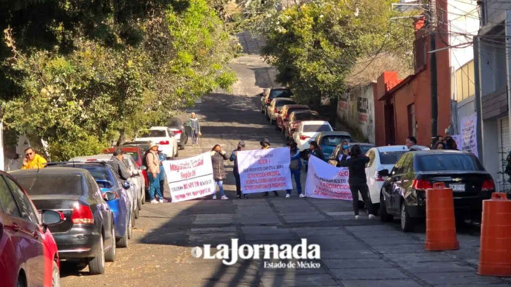 Profesores estatales exigieron respeto a procesos de promoción horizontal y clausuraron oficinas