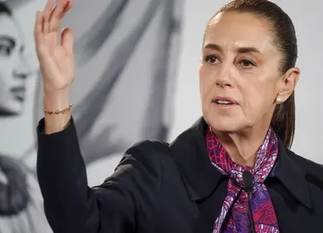 En el salón tesorería del Palacio Nacional; la Presidenta Claudia Sheinbaum Pardo ofreció la mañanera del pueblo.