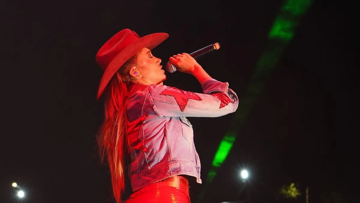 Caro Molina, una chilena con voz muy mexicana