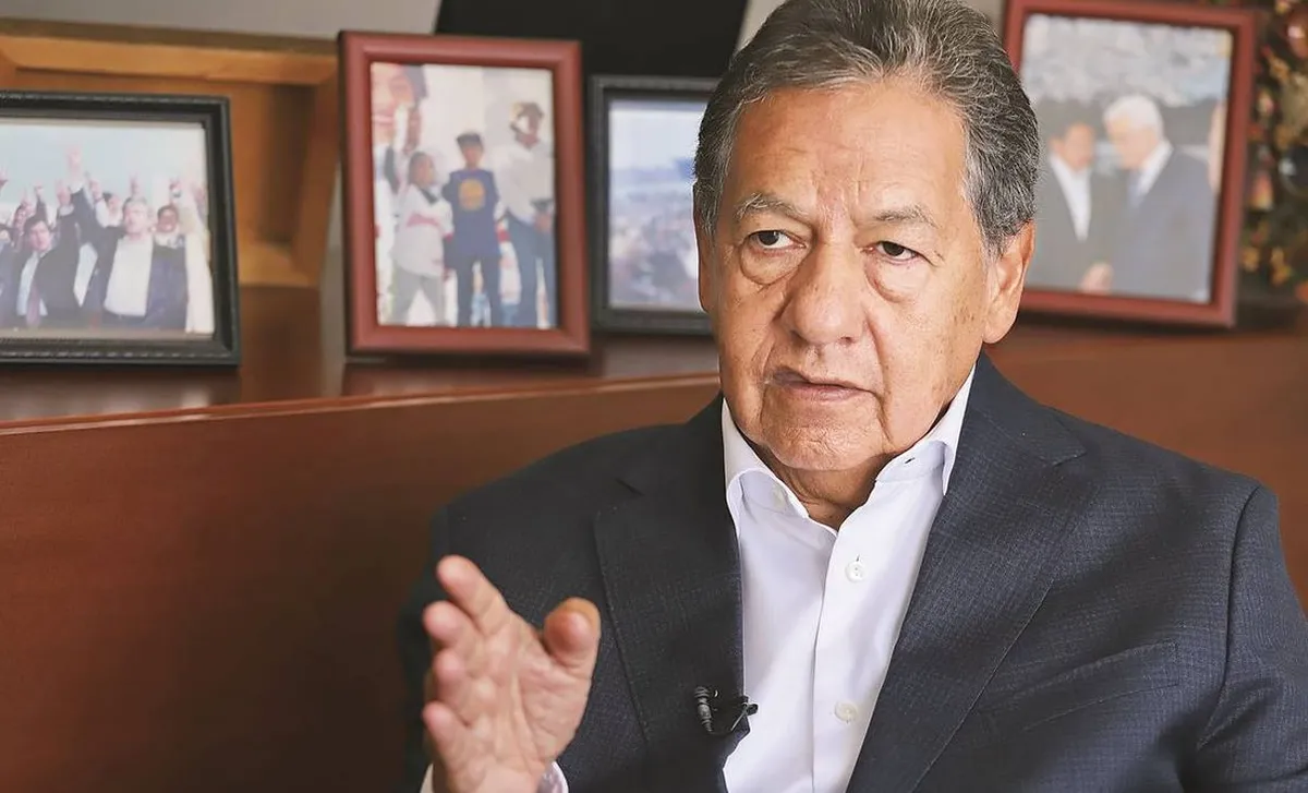 Higinio Martínez anuncia su regreso al Senado y condena asesinato del alcalde de Uruapan