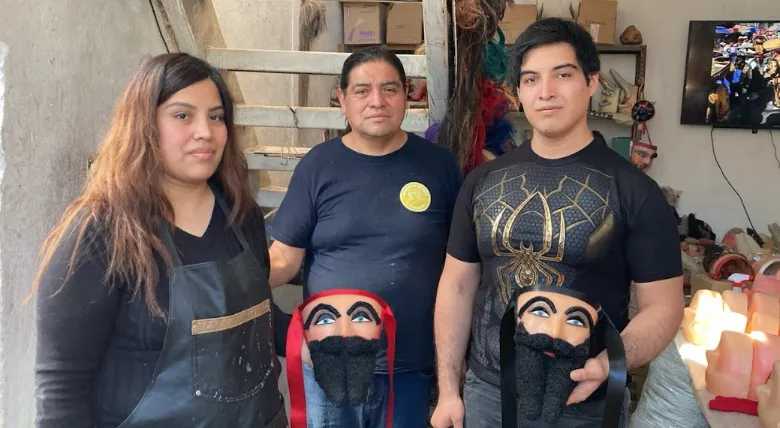 Chimalhuacán: Mascareros moldean una tradición popular
