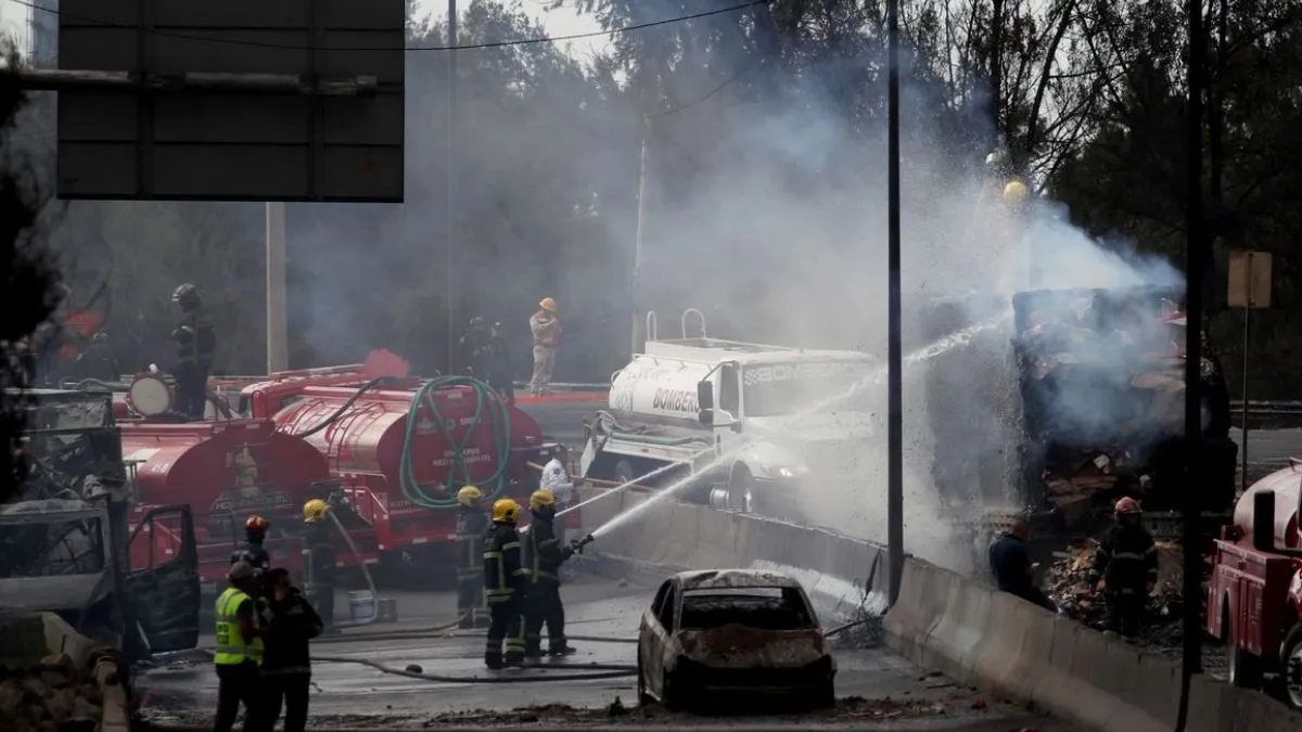 Chofer de pipa que explotó en Iztapalapa muere; suman ya 19 muertos