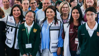 Clara Brugada lanza plan de apoyo emocional para adolescentes 