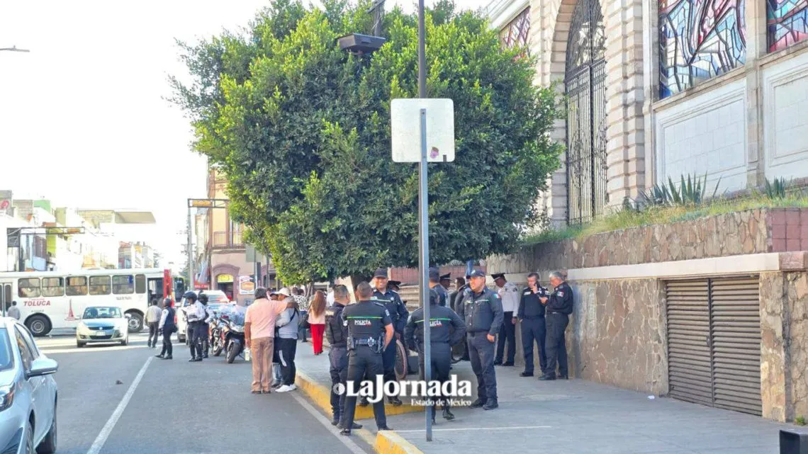 Edomex: Refuerzan presencia policiaca para evitar ambulantes cerca del Mercado 16
