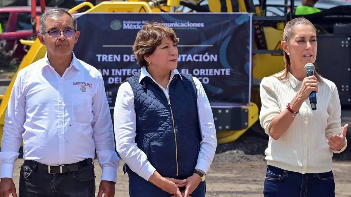 Sheinbaum y Delfina Gómez ponen en marcha trenes de pavimentación