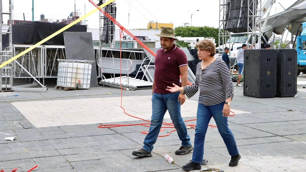 Delfina Gómez recorre la zona de desplome de carpas en Neza