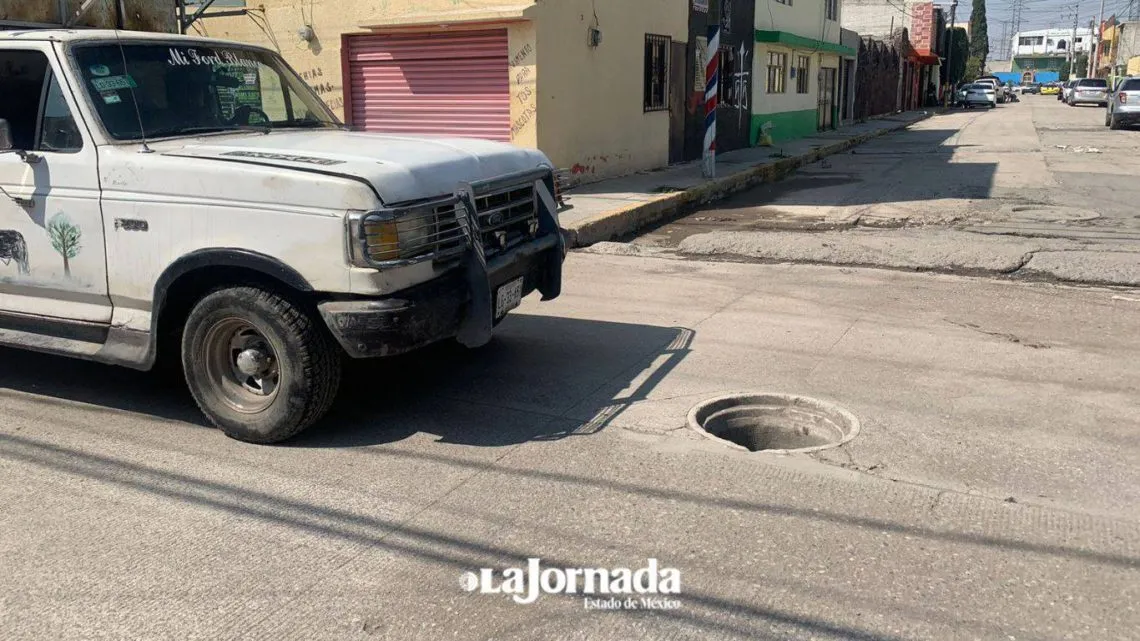Ecatepec: Tapas de coladeras son robadas en Santa María Chiconautla
