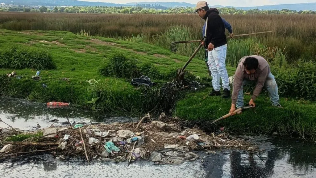 Capulhuac: Retiran más de 12 toneladas de basura en Río Acalote