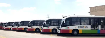 El objetivo de esto es unificar e identificar a cada sistema de transporte, por ello el Gobierno del Estado de México pide que los logotipos tengan elementos específicos. Foto: Movilidad