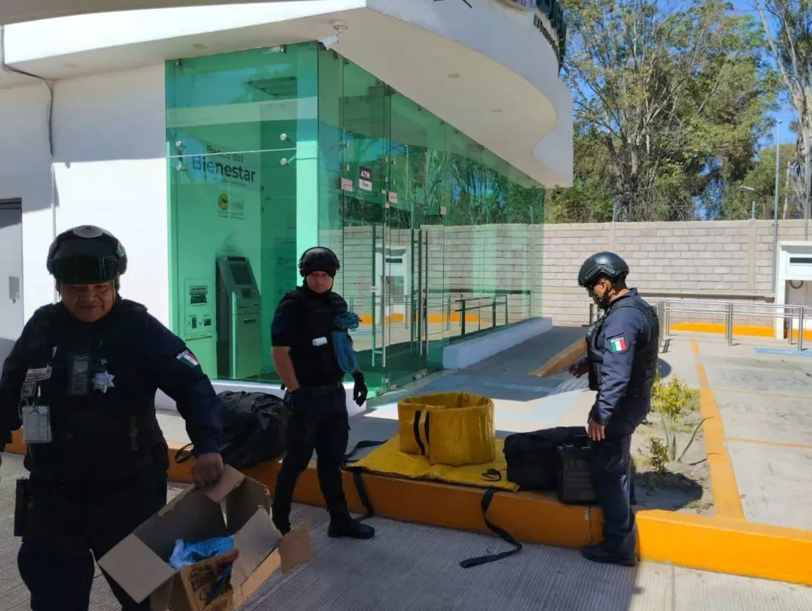 Zumpango: Se movilizan por sospechoso artefacto en Banco del Bienestar