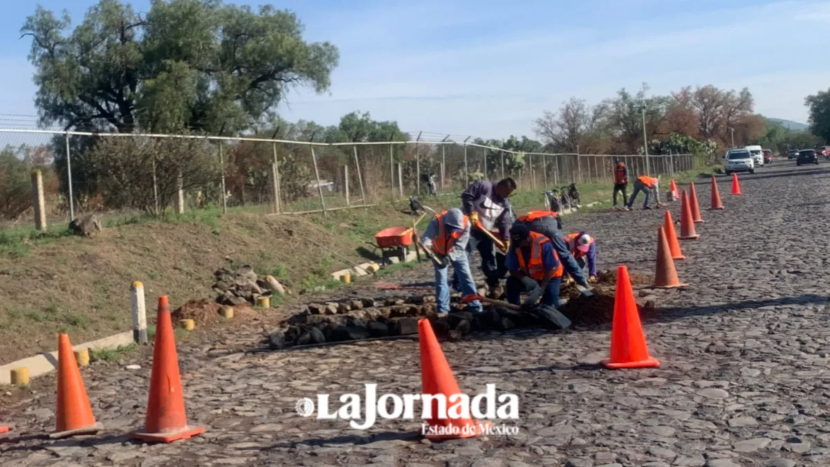 Baches se agravan con la lluvia alrededor de la zona arqueológica de Teotihuacán