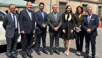 Al menos 300 empresarios acompañarán a la Presidenta durante la asamblea informativa que encabezará en el Zócalo capitalino.