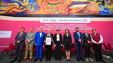 Delfina Gómez toma de protesta al Comité de la Industria de la Construcción