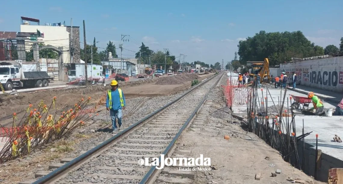 Tultepec: Promete federación infraestructura vial y equipamiento urbano a afectados por obras del Suburbano