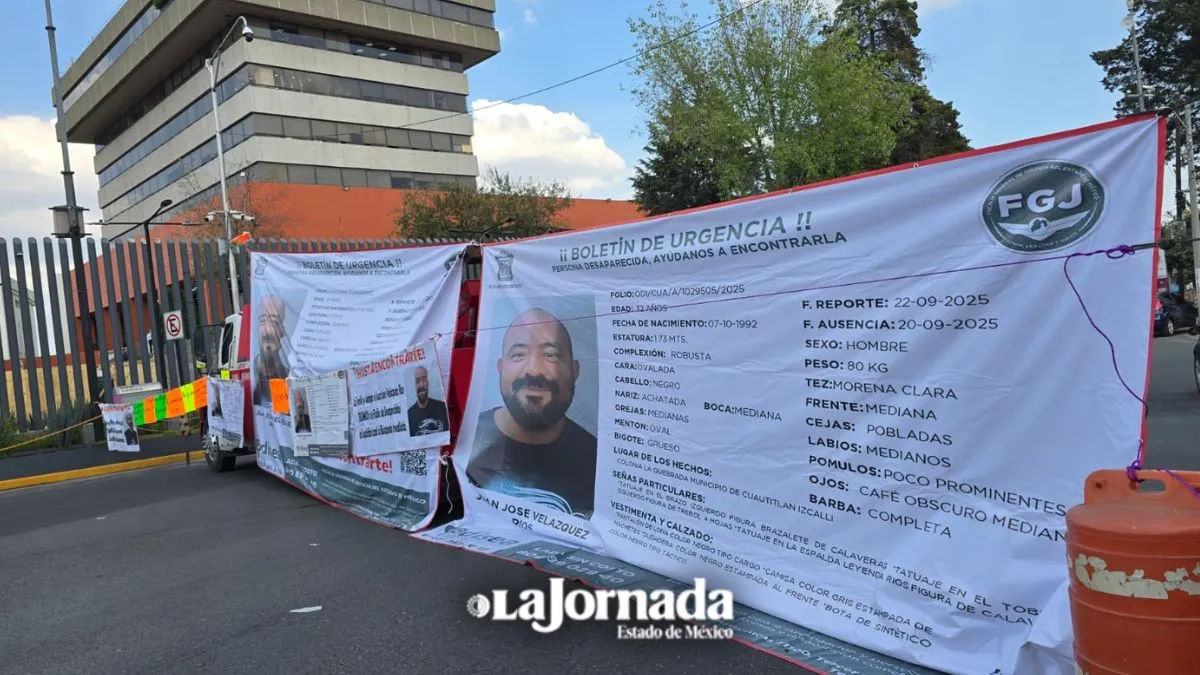 Manifestantes exigen frente a la FGJEM localización de Juan José