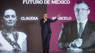Como ya lo había anunciado el excanciller en sus redes sociales, hoy realizó un anuncio en donde exigió a Morena detener la simulación y tomar medidas ante la guerra sucia entre las corcholatas y respetar la voluntad de la gente. Foto: Captura Twitter Marcelo Ebrard