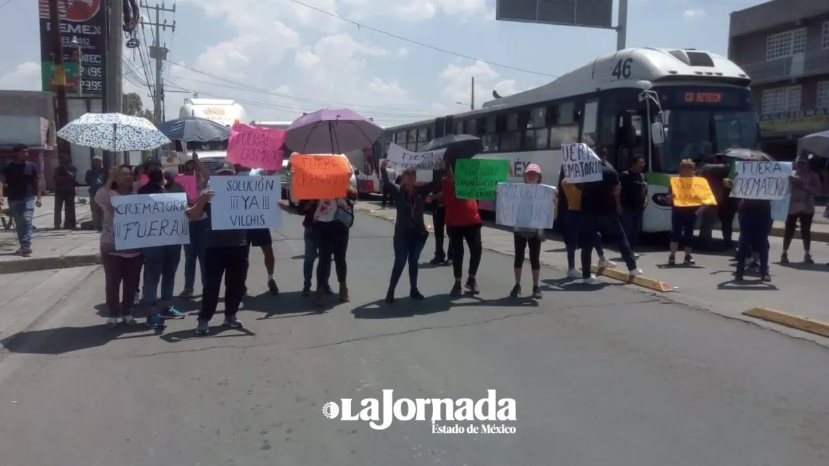 Con bloqueo exigen cerrar un crematorio en Ecatepec