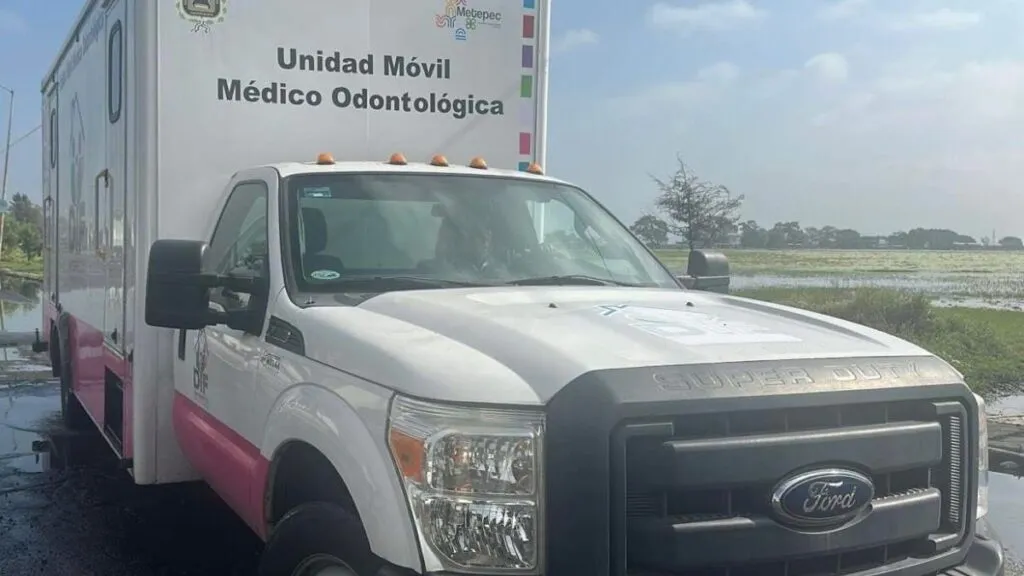 Gobierno de Metepec brinda apoyos a familias con filtración de agua en sus viviendas