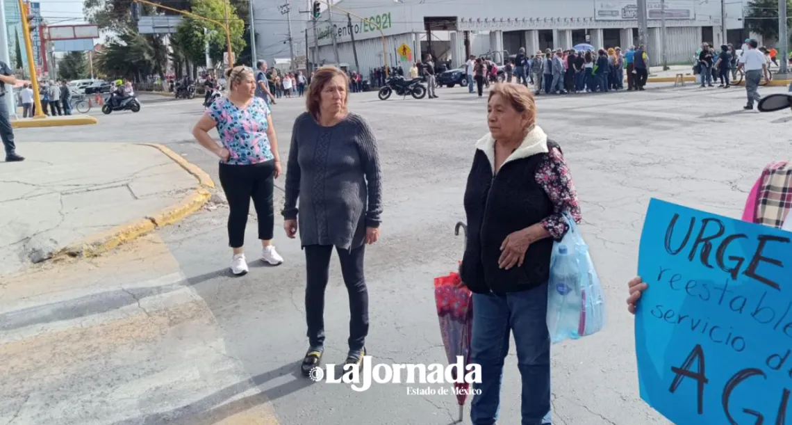 Ecatepec: Bloqueo de más de cinco horas, denuncian falta de agua