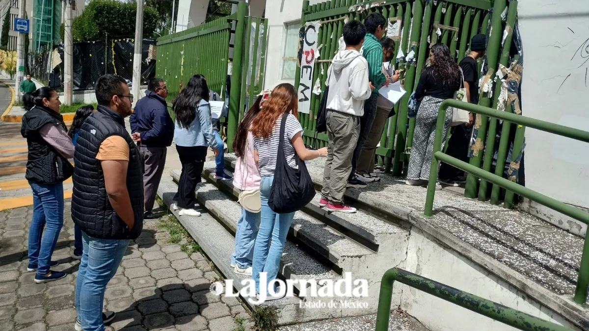 UAEMéx: Padres de familia de nuevo ingreso piden a Rectora atender reclamos estudiantiles