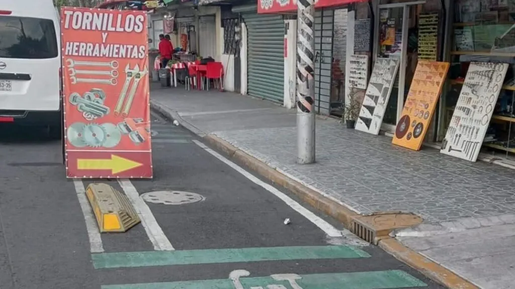 Ciclistas del oriente del Edomex exigen a automovilistas respetar ciclovías