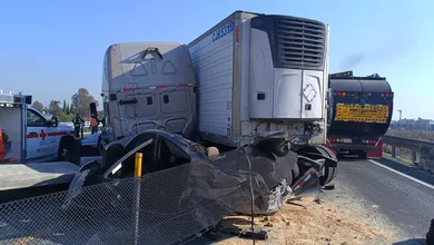 Los hechos se registraron en el kilómetro 17 de la vía, en dirección a Toluca, hasta donde se movilizaron los servicios de emergencia.