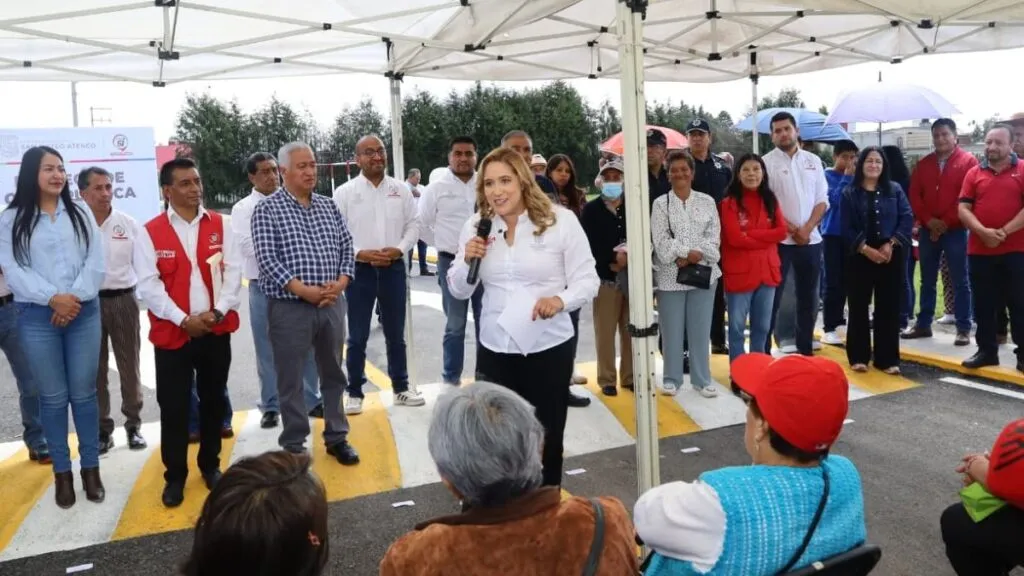 Gobierno de San Mateo Atenco entrega importante obra vial en el barrio de San Isidro