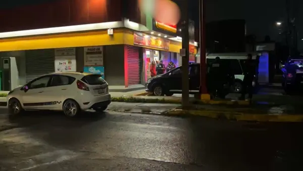 Asaltan tienda de conveniencia en Metepec