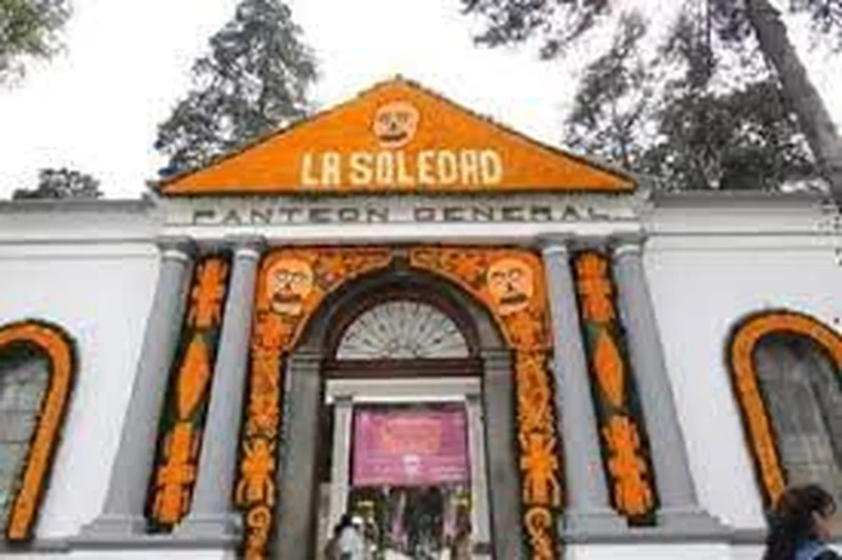 Panteón General de la Soledad, en Toluca está listo para Dia de muertos