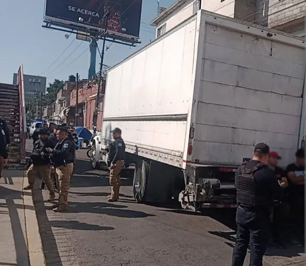 Tras la rápida movilización de ambas corporaciones, fueron detenidos Luis “N”, Alexis “N” y Axel “N”, quienes no lograron consumar el ilícito.