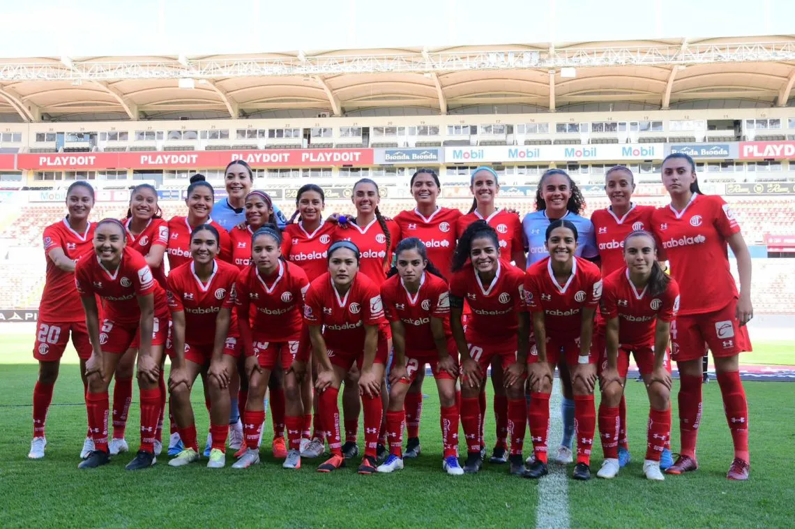 Diablas golean a Necaxa, hilan tercera victoria