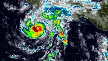 Huracán Trudy alcanza categoría 3, prevén lluvias intensas en Guerrero, Oaxaca y Michoacán