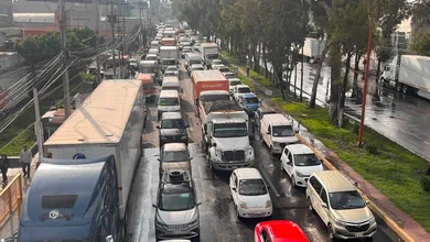 Los cierres afectan la México-Texcoco y México-Puebla, generando complicaciones viales hacia la Ciudad de México.